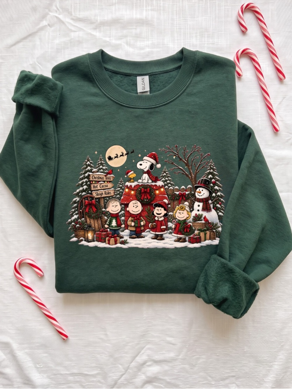 Gildan Forest Green Vintage Christmas Cartoon Friends Sweatshirt